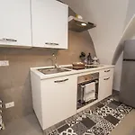 Eugenia House בית נופש *